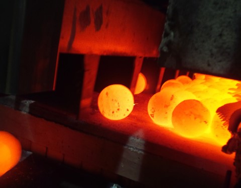 Grinding ball